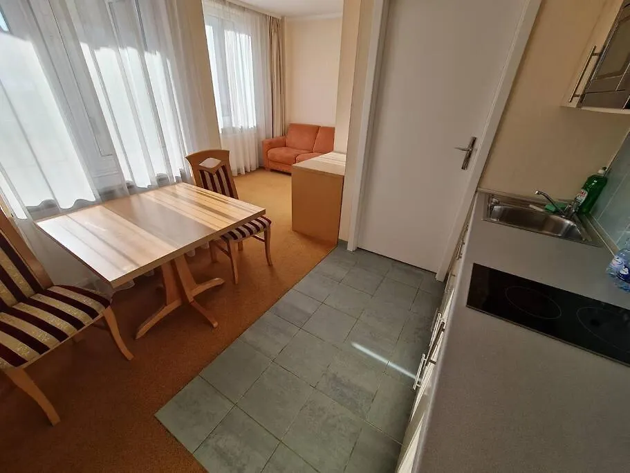 10Q - Z6 Apartment 505 Warschau Polen